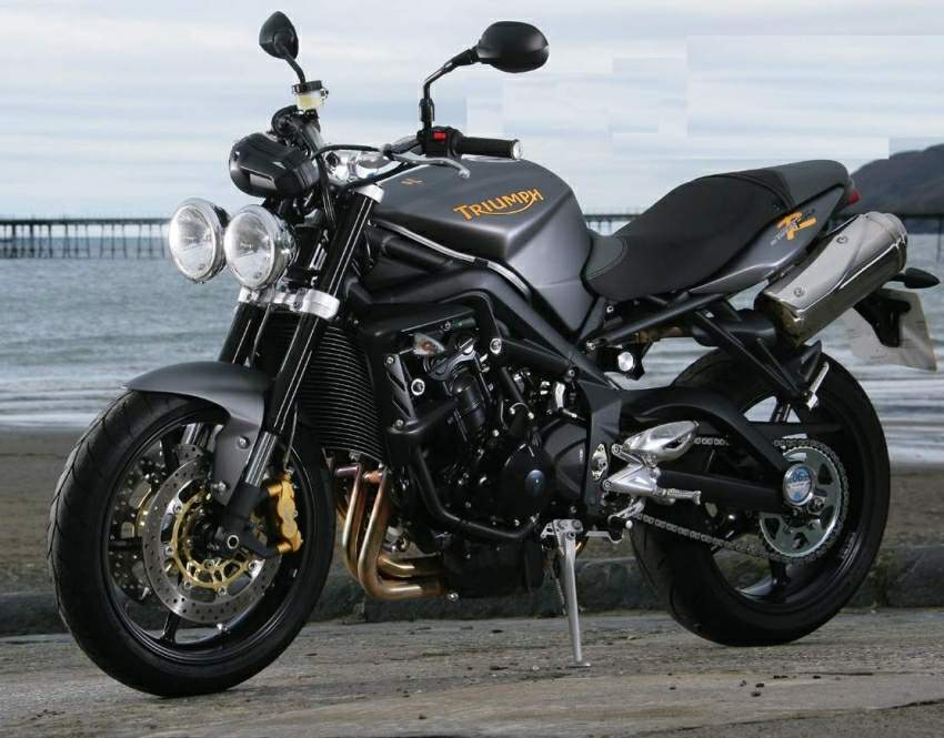 Дорожный байк. Мотоцикл Триумф стрит трипл. Triumph Street Triple 675 2009. Triumph Street Triple 675 r 2009. Triumph Street Triple r 2009.